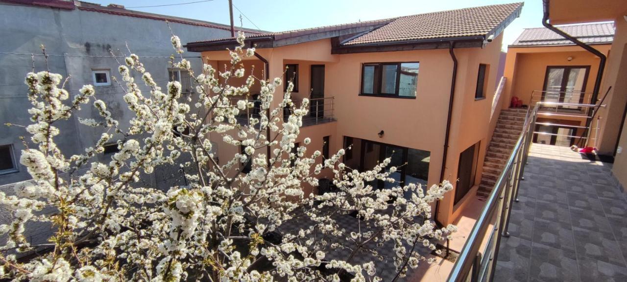 Home Naya Bukareszt Zewnętrze zdjęcie